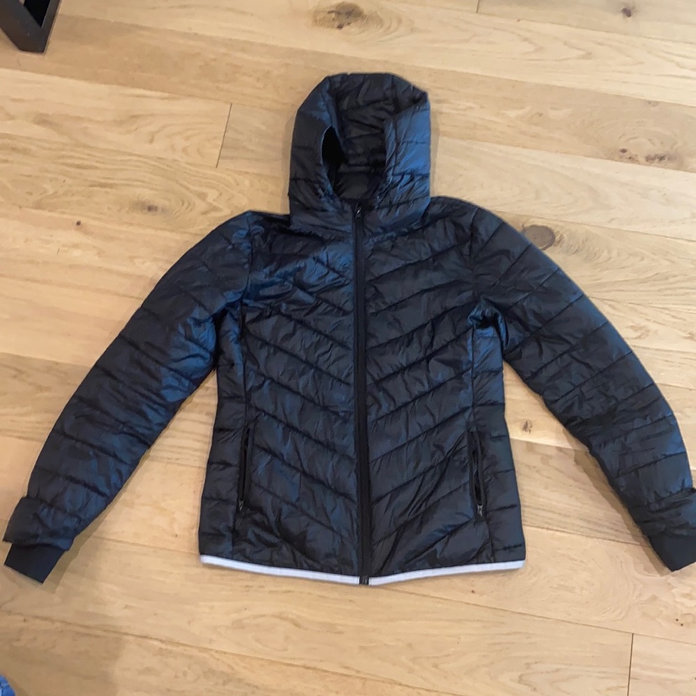 Lightweight gap down jacket with hood